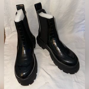 UO Eden Chelsea Boot Size 7